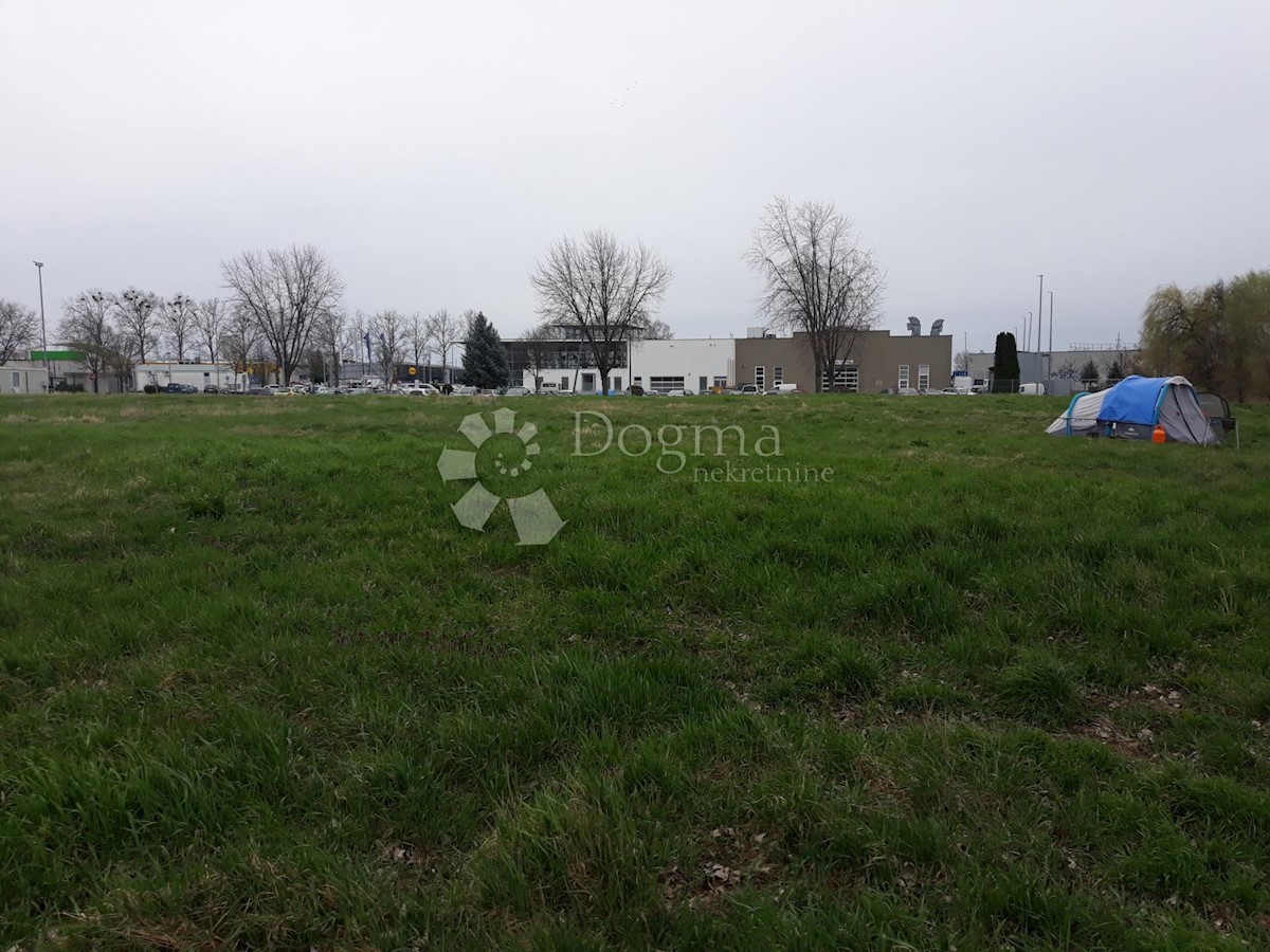 Land For sale - OSJEČKO-BARANJSKA OSIJEK