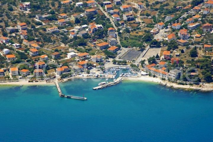 Pozemok na predaj 3833 m² – Slatine