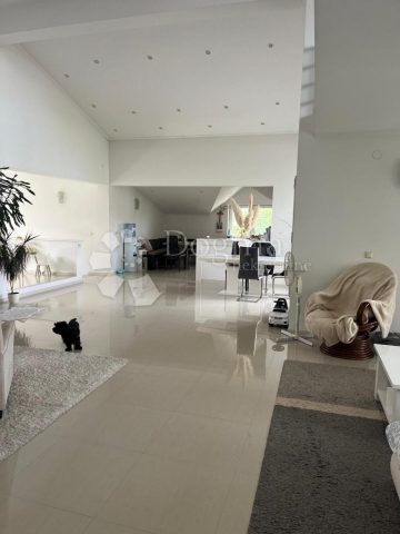Maison à vendre 700 m² – Granešina