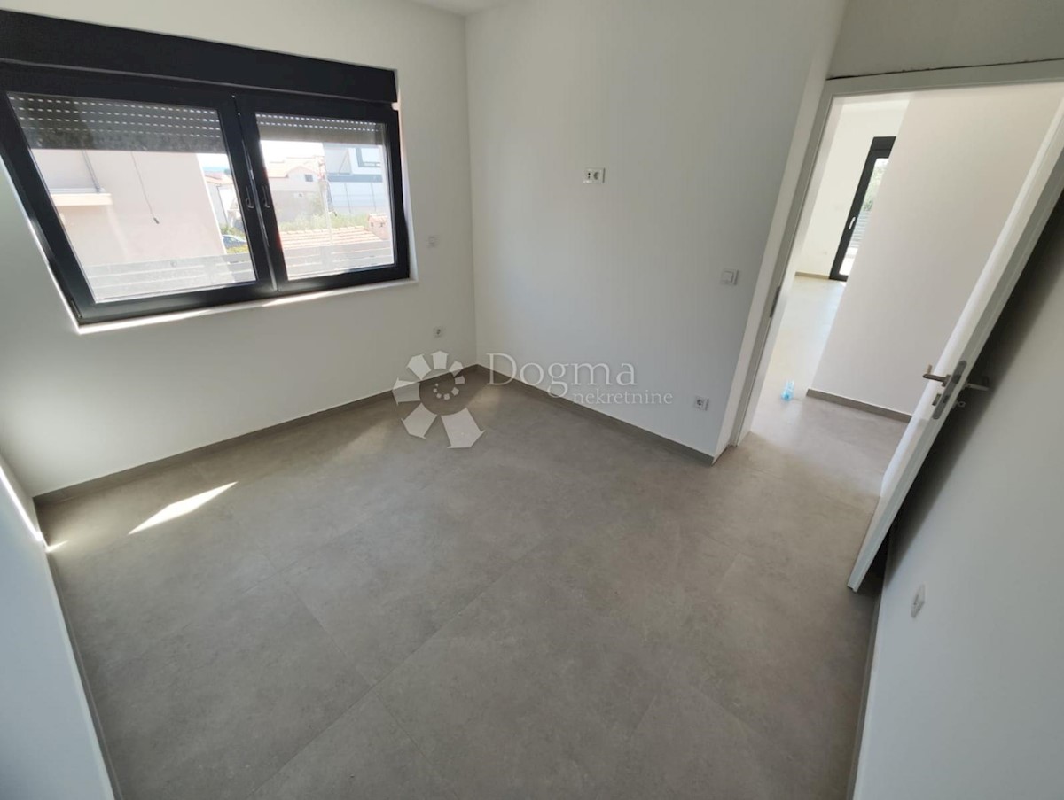 Apartment Zu verkaufen - ŠIBENSKO-KNINSKA ROGOZNICA