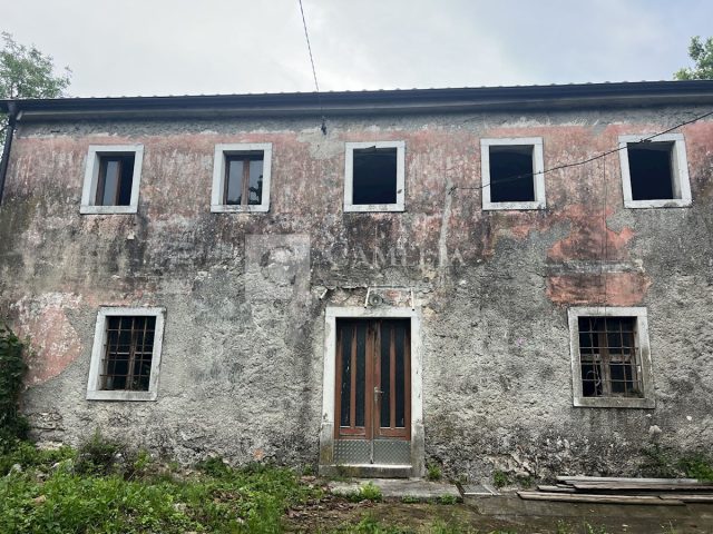 Kuća na prodaju 350 m² – Vodice