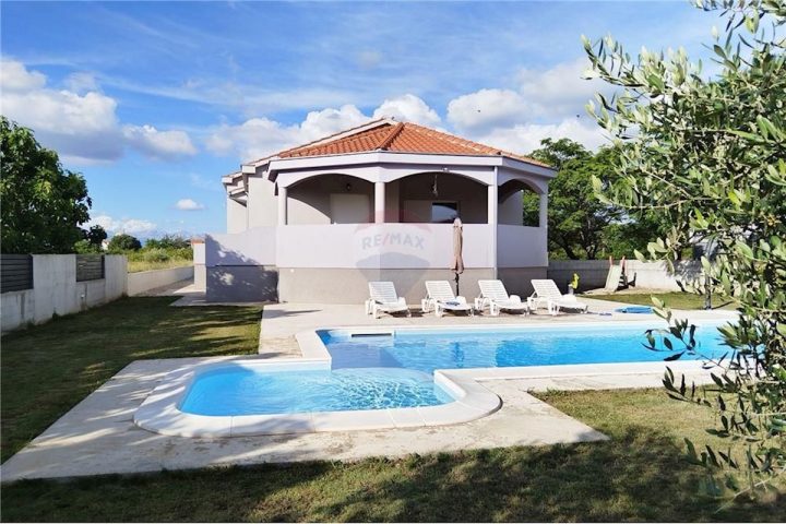 House for sale 278 m² – Smilčić