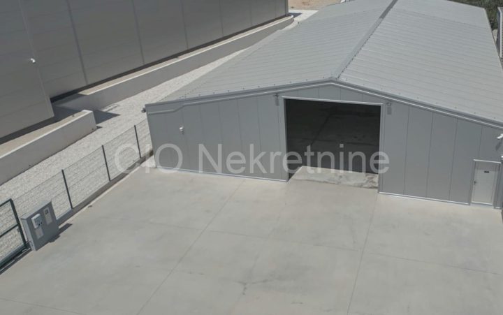 Locaux commerciaux à louer 500 m² – Trogir