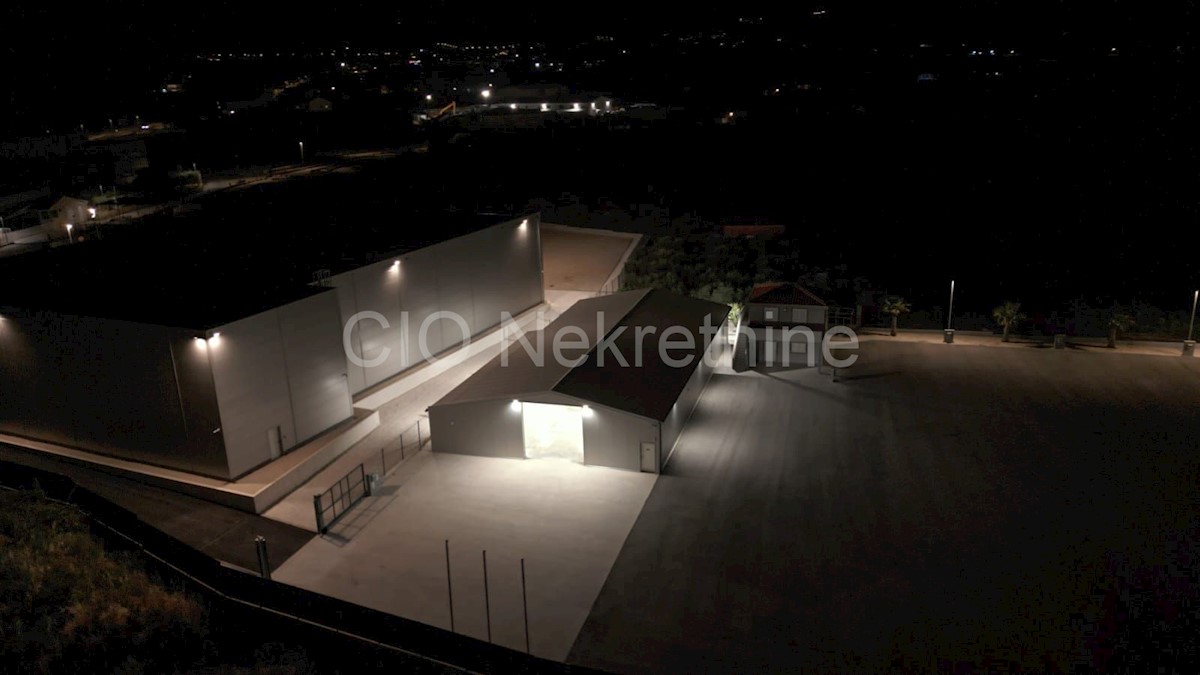Locaux commerciaux À louer - SPLITSKO-DALMATINSKA Trogir