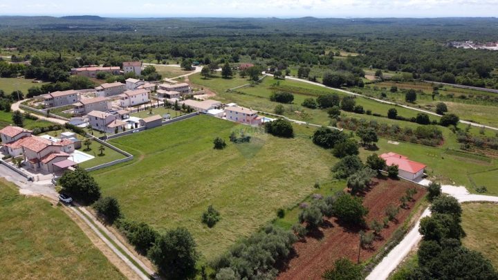Pozemok na predaj 3292 m² – Maružini