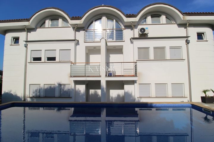 Apartmán na prodej 75 m² – Ičići