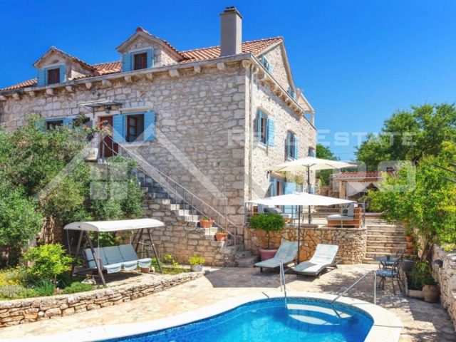 Casa in vendita 202 m² – Brač