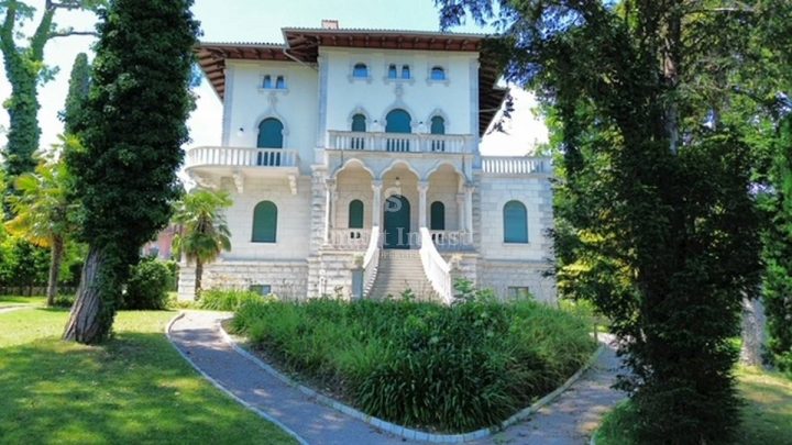 Hiša na predaj 600 m² – Opatija