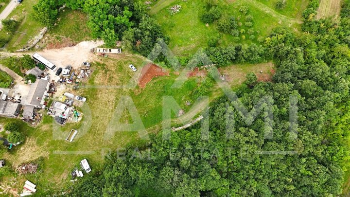Terreno in vendita 4381 m² – Žminj