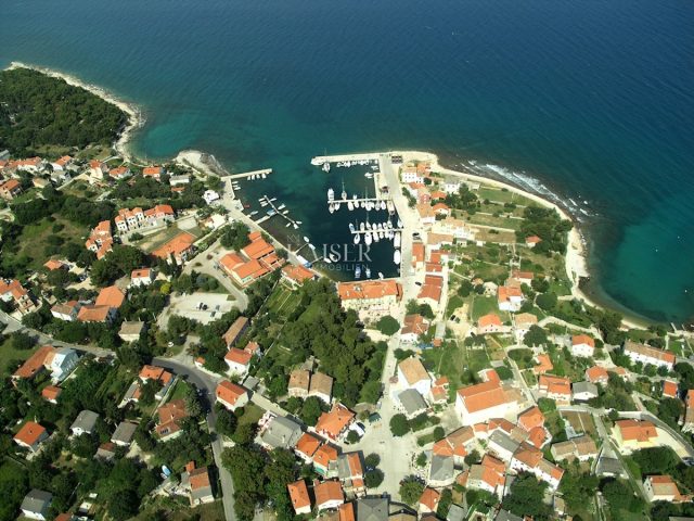 Parcela na predaj 857 m² – Nerezine