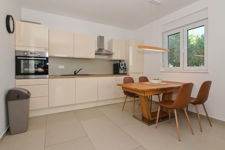 Apartma Naprodaj - Ličko-senjska Novalja - foto 5/24