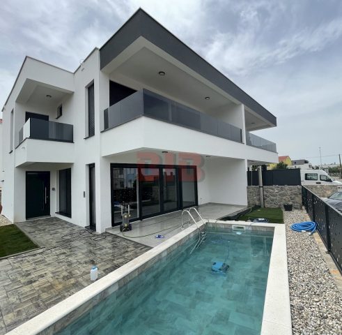 Dům na prodej 156 m² – Malinska