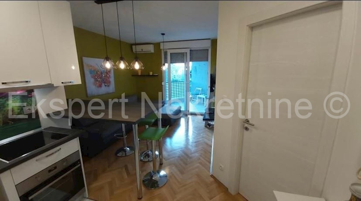 Apartmán Na predaj - SPLITSKO-DALMATINSKA SPLIT