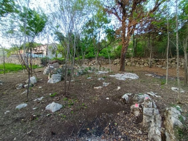 Zemljište na prodaju 1009 m² – Lupoglav
