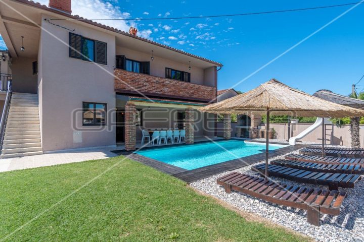Kuća na prodaju 250 m² – Barban
