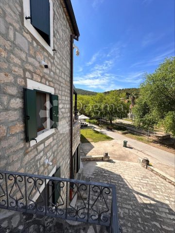 House for sale 180 m² – Zlarin