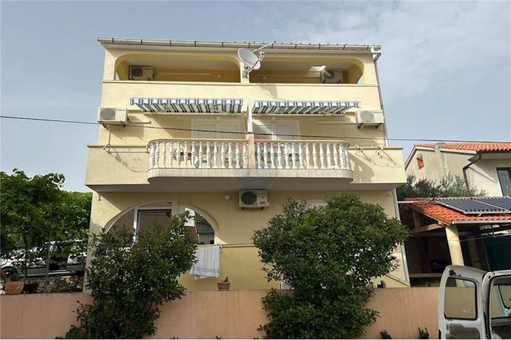 Maison à vendre 321 m² – Novalja