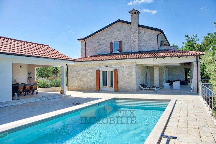 Casa in vendita 413 m² – Poreč