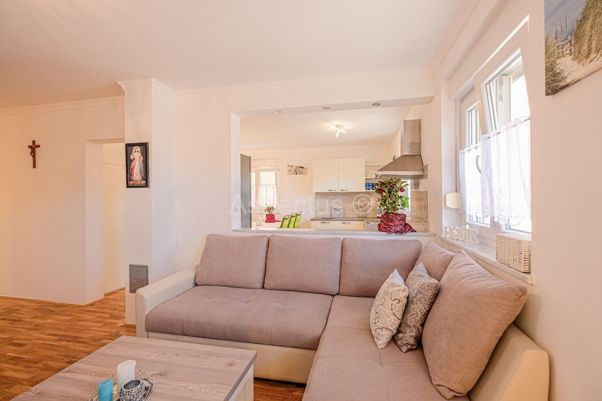 Flat For sale - Istarska Ližnjan