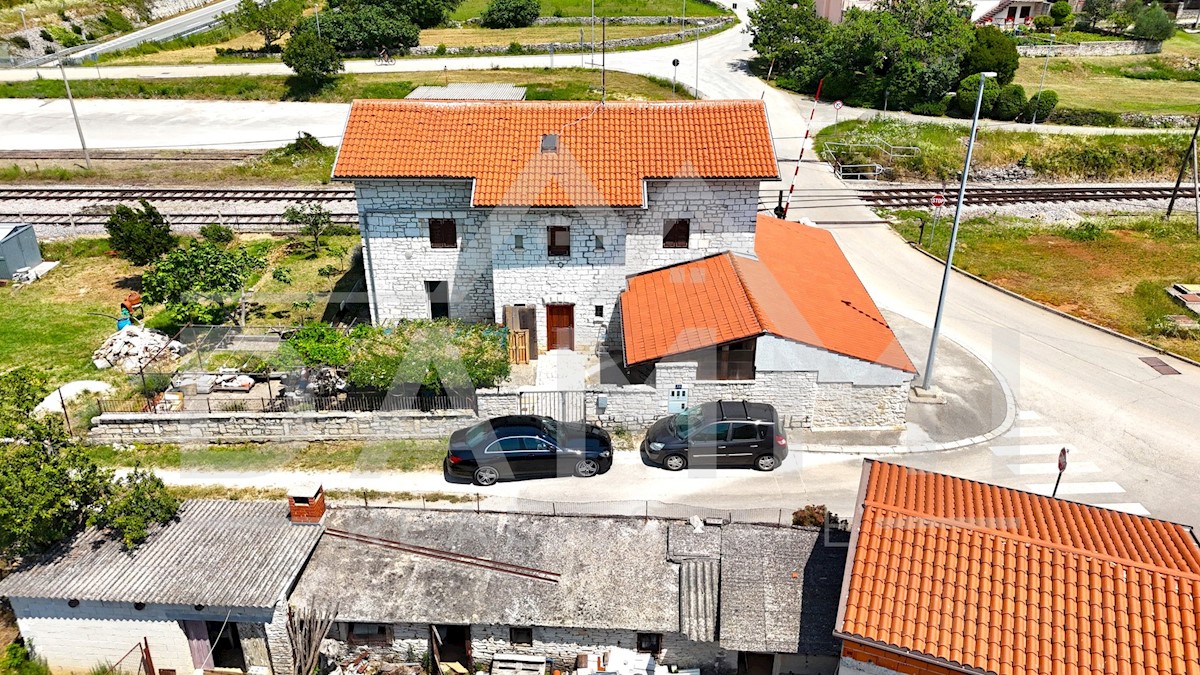 Haus Zu verkaufen - ISTARSKA KANFANAR