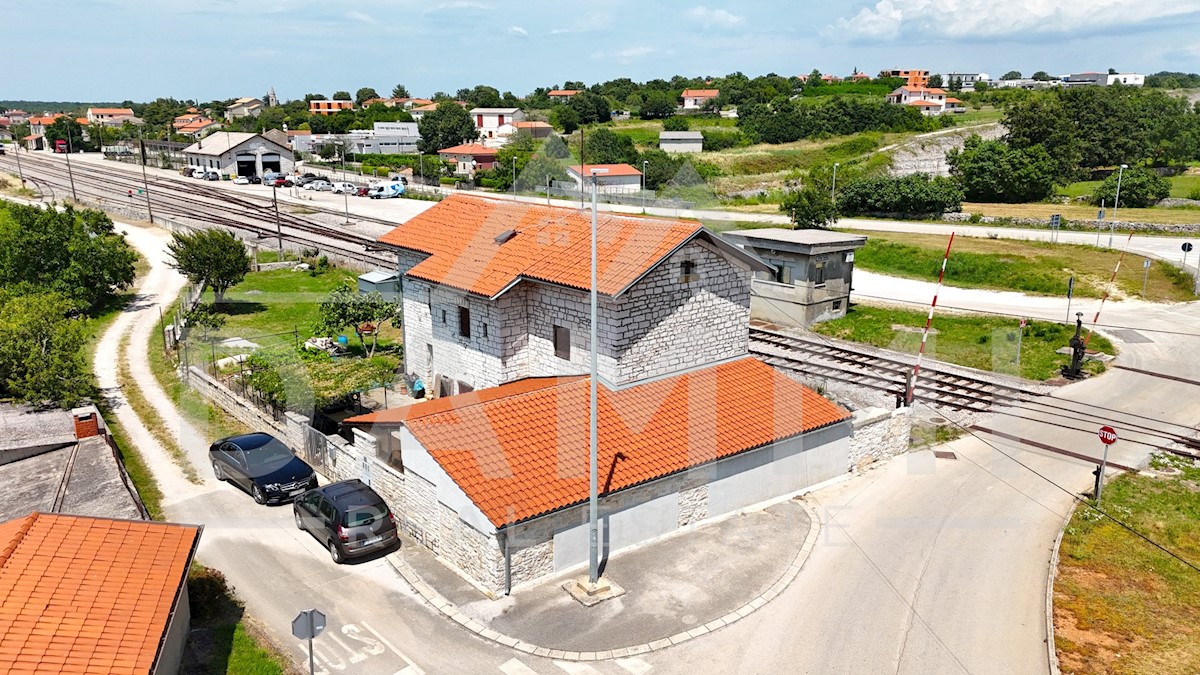 Haus Zu verkaufen - ISTARSKA KANFANAR