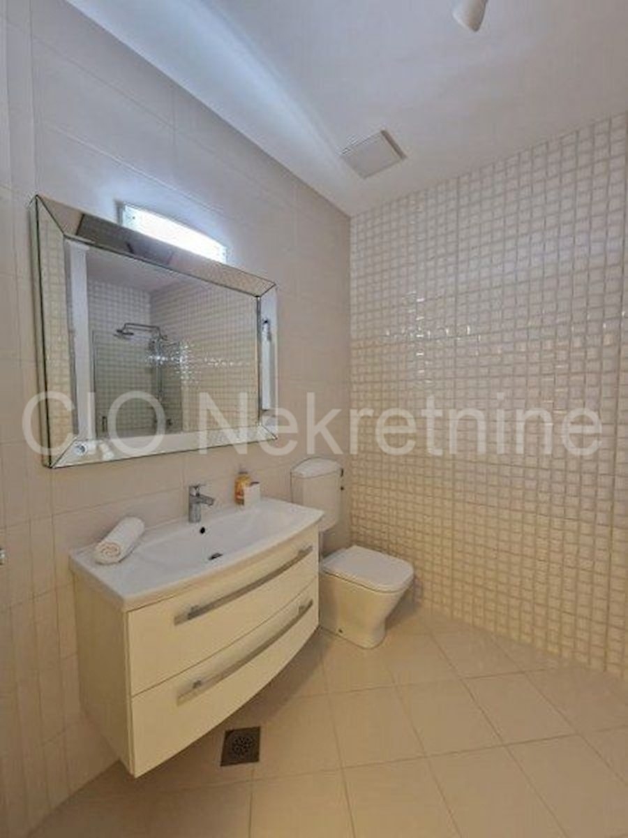 Flat For rent - SPLITSKO-DALMATINSKA SPLIT