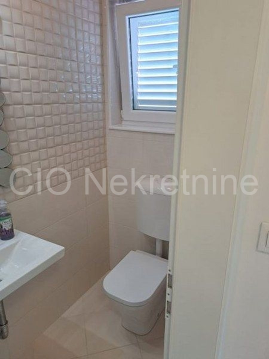 Flat For rent - SPLITSKO-DALMATINSKA SPLIT