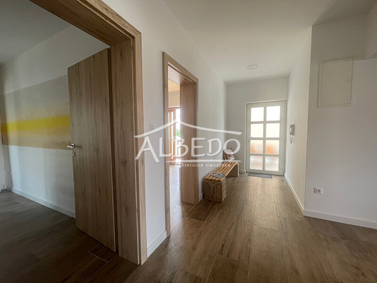 Apartment Zu verkaufen - SPLITSKO-DALMATINSKA MAKARSKA