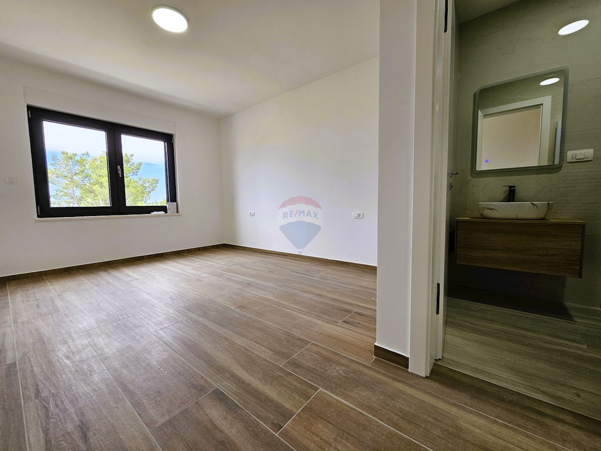 Appartement À vendre - ŠIBENSKO-KNINSKA ROGOZNICA