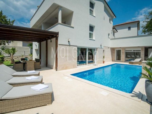 House for sale 280 m² – Dobrinj