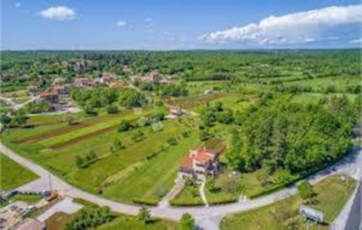Parcela na predaj 4 m² – Šajini