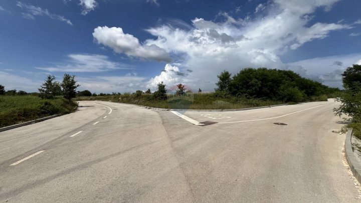 Grundstück zu verkaufen 10399 m² – Višnjan