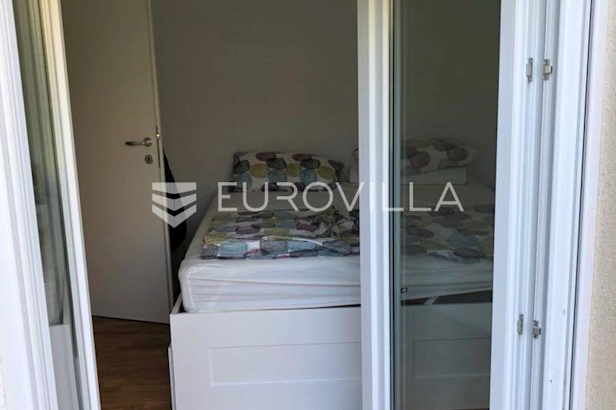 Flat For sale - SPLITSKO-DALMATINSKA PODSTRANA