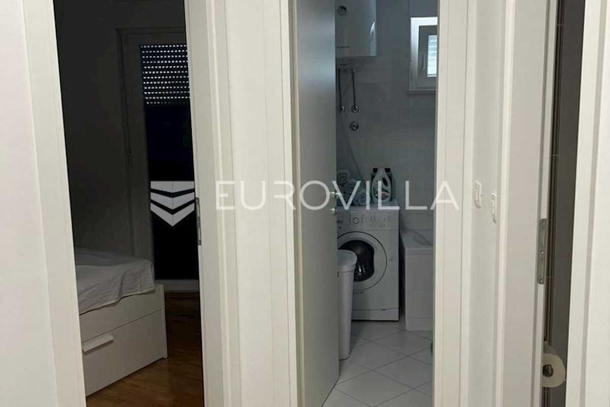 Flat For sale - SPLITSKO-DALMATINSKA PODSTRANA