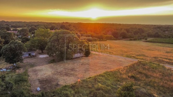 Terrain à vendre 837 m² – Poreč