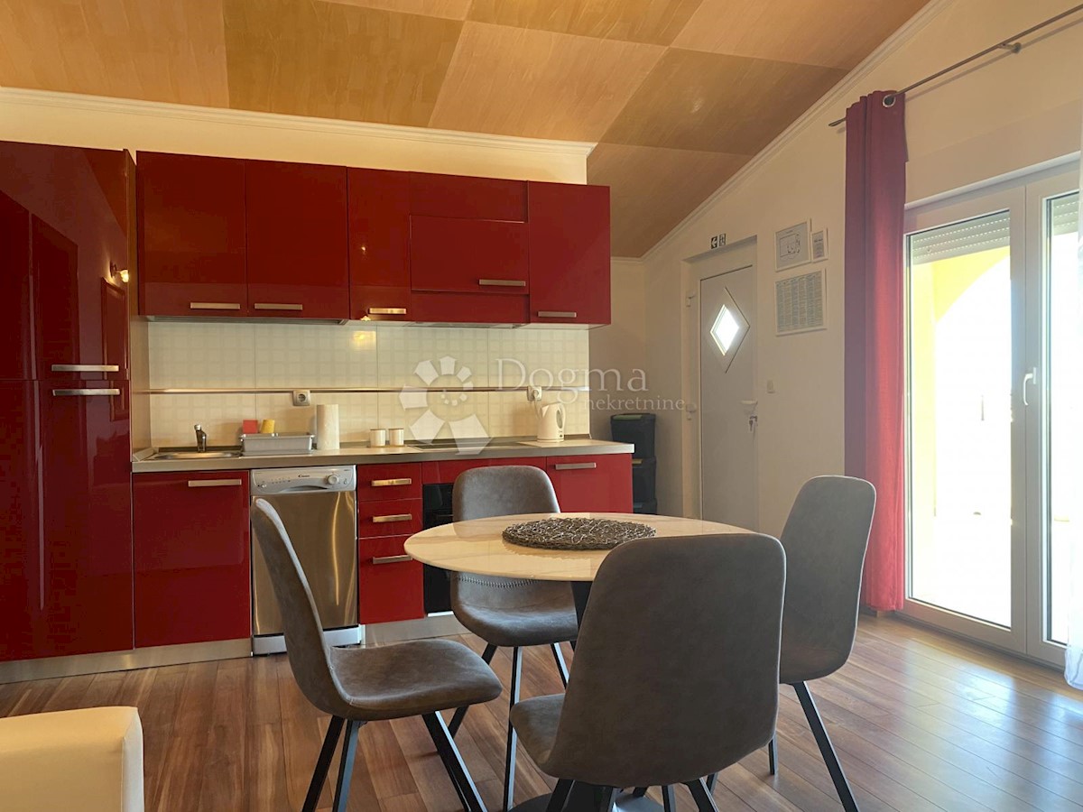 Casa In vendita - ŠIBENSKO-KNINSKA ROGOZNICA