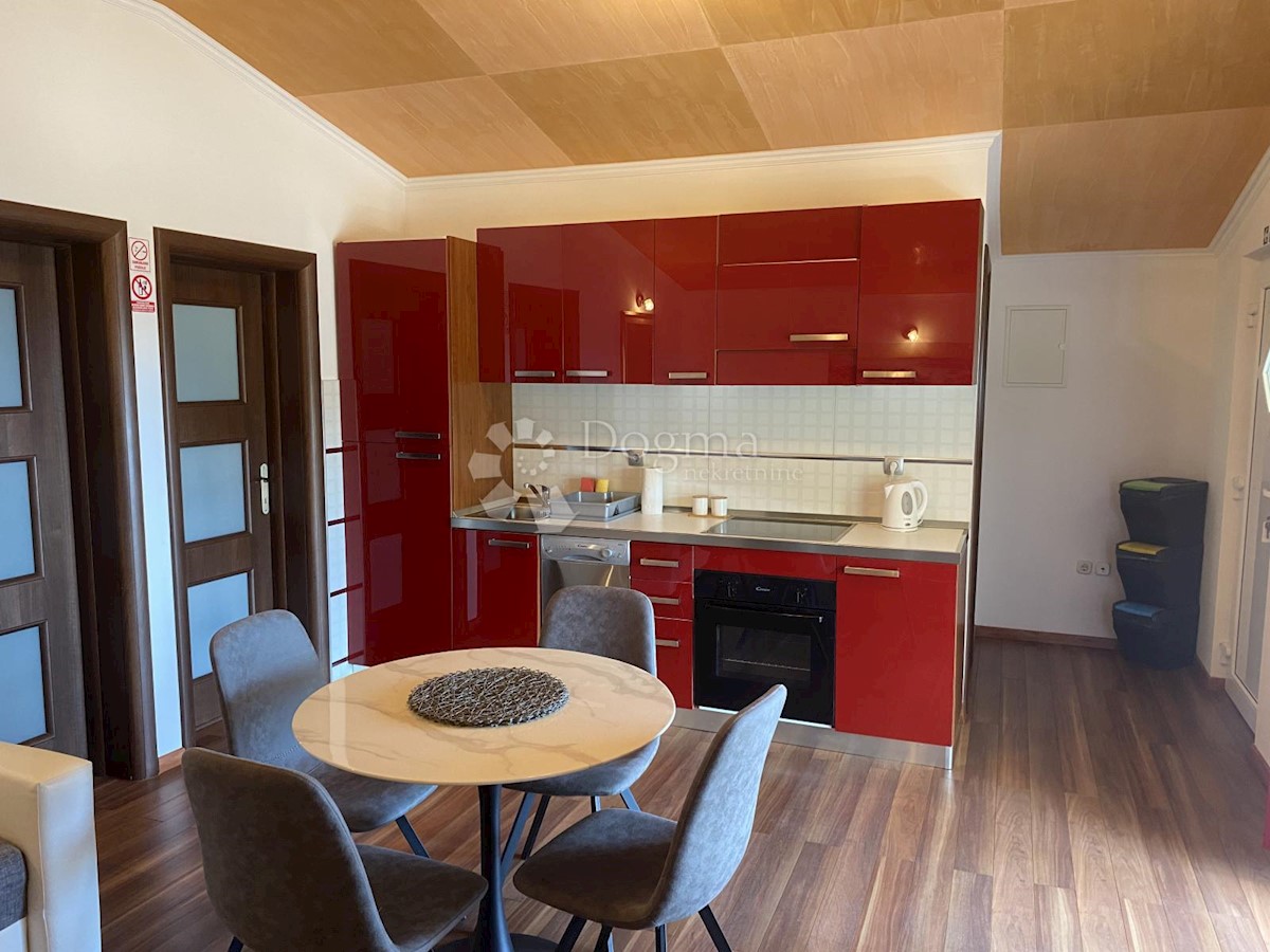 Casa In vendita - ŠIBENSKO-KNINSKA ROGOZNICA