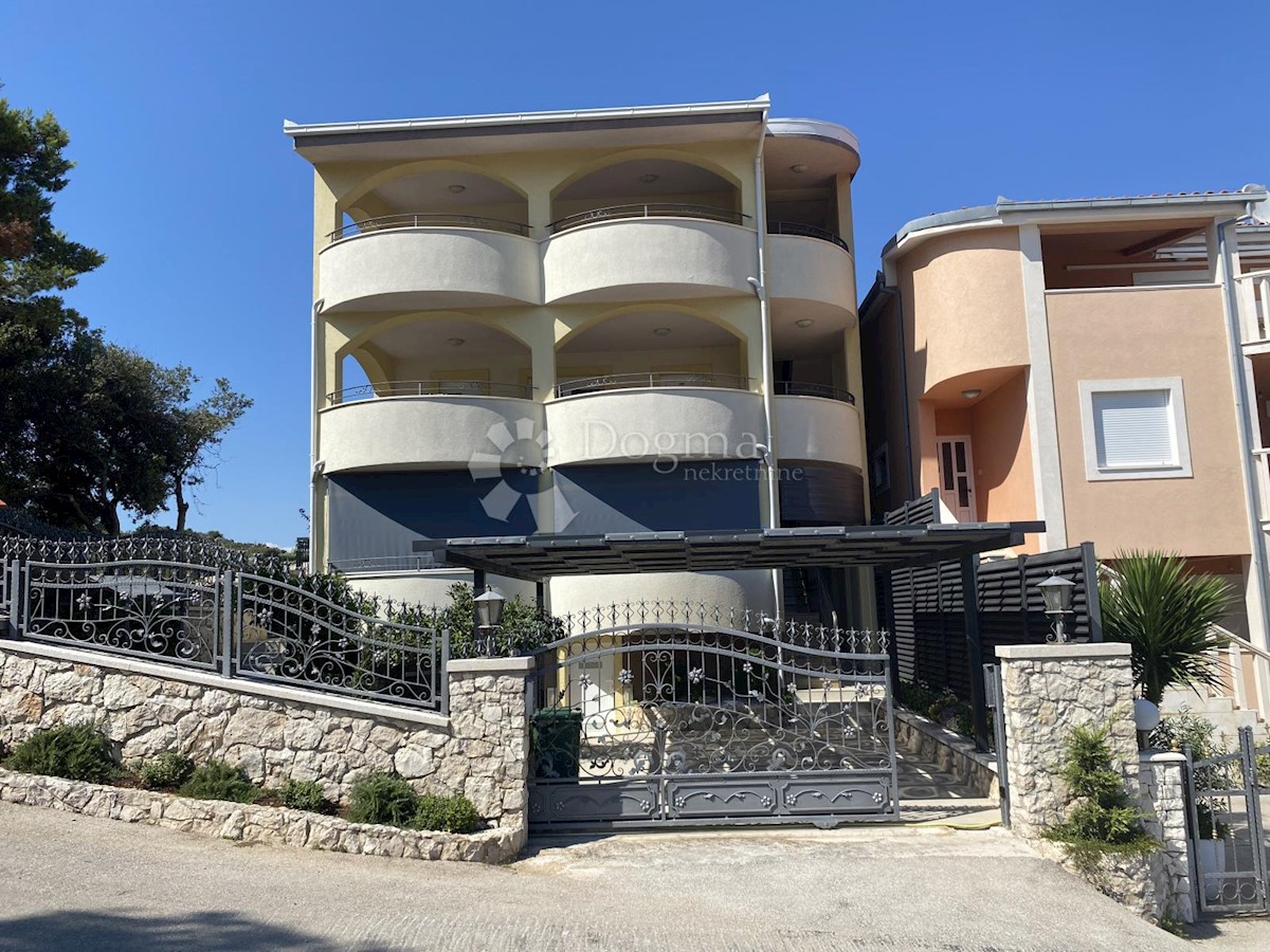 Casa In vendita - ŠIBENSKO-KNINSKA ROGOZNICA