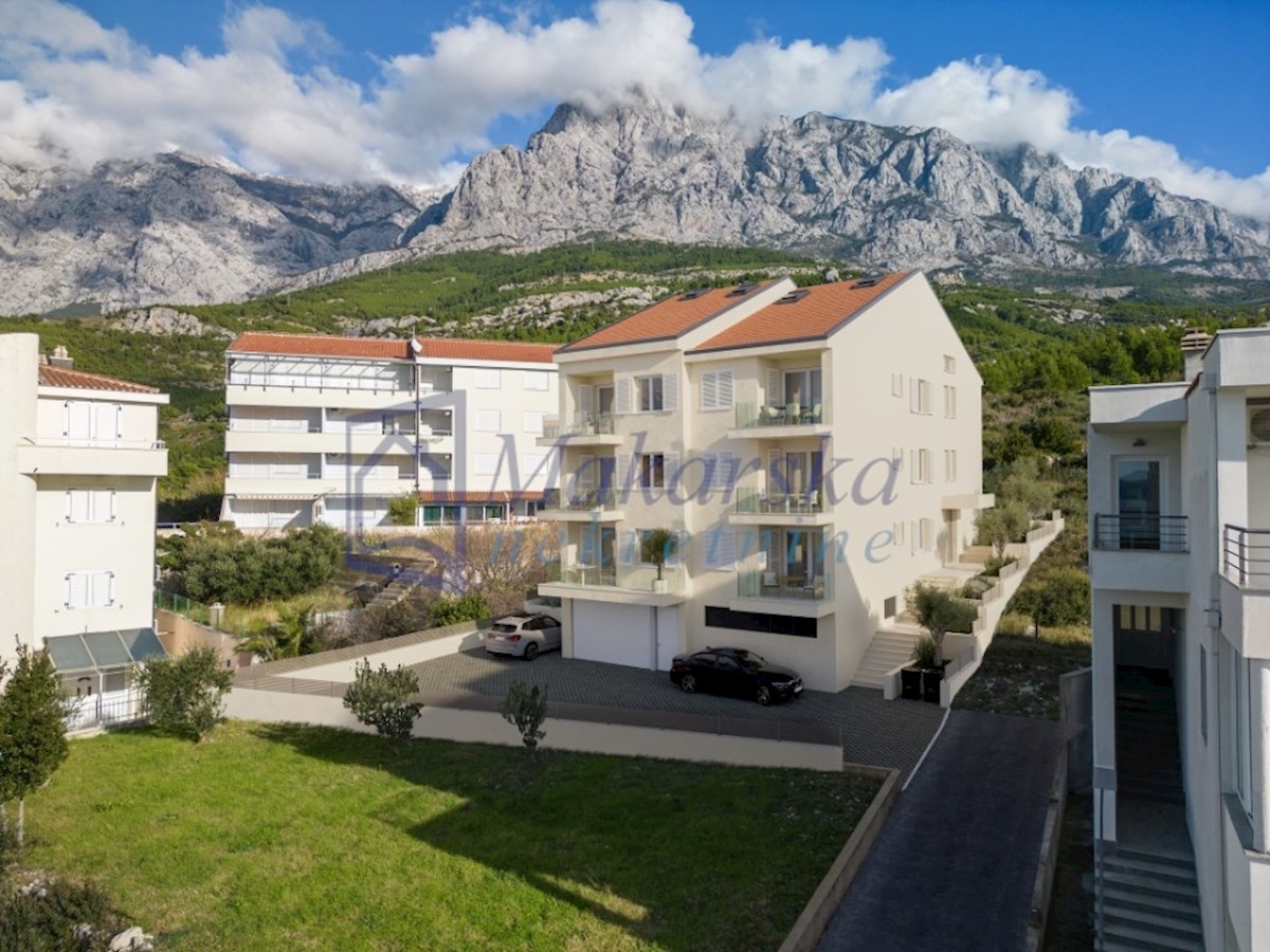 Flat For sale - SPLITSKO-DALMATINSKA BAŠKA VODA