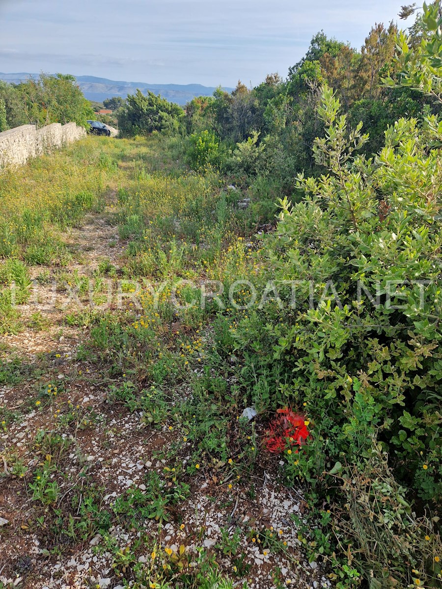 Land For sale - SPLITSKO-DALMATINSKA ŠOLTA