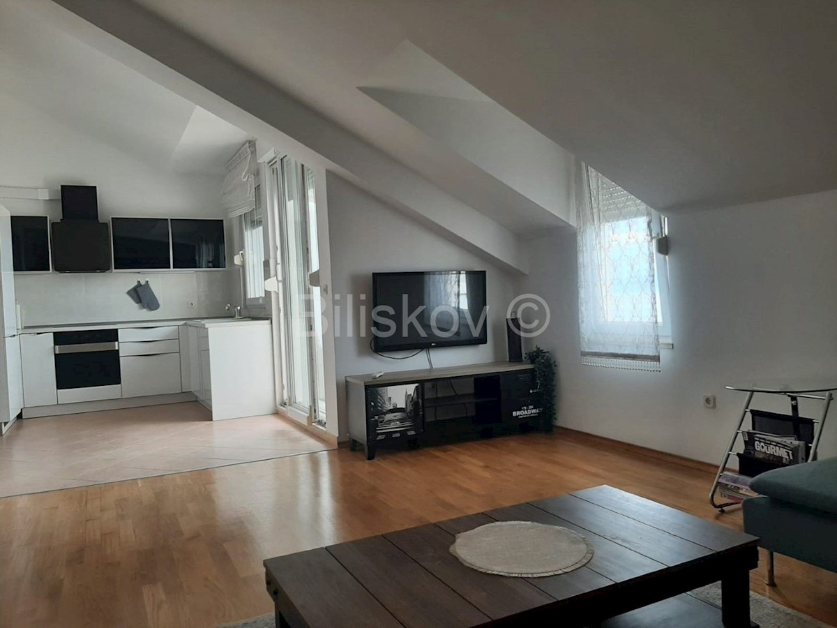 Appartement À louer - SPLITSKO-DALMATINSKA SPLIT