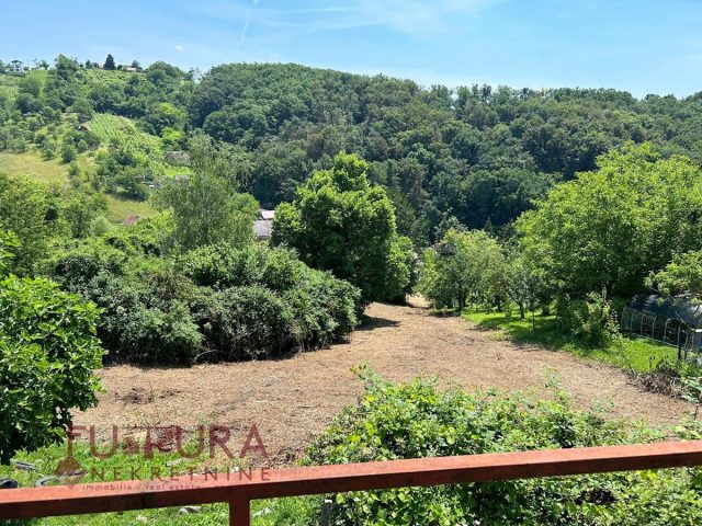 Land for sale 1327 m² – Čučerje