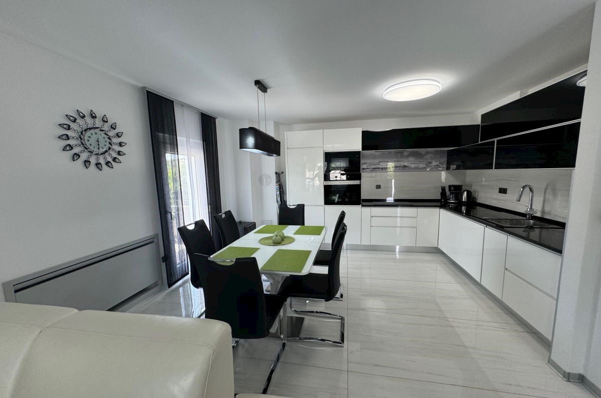 Casa In vendita - PRIMORSKO-GORANSKA KRK