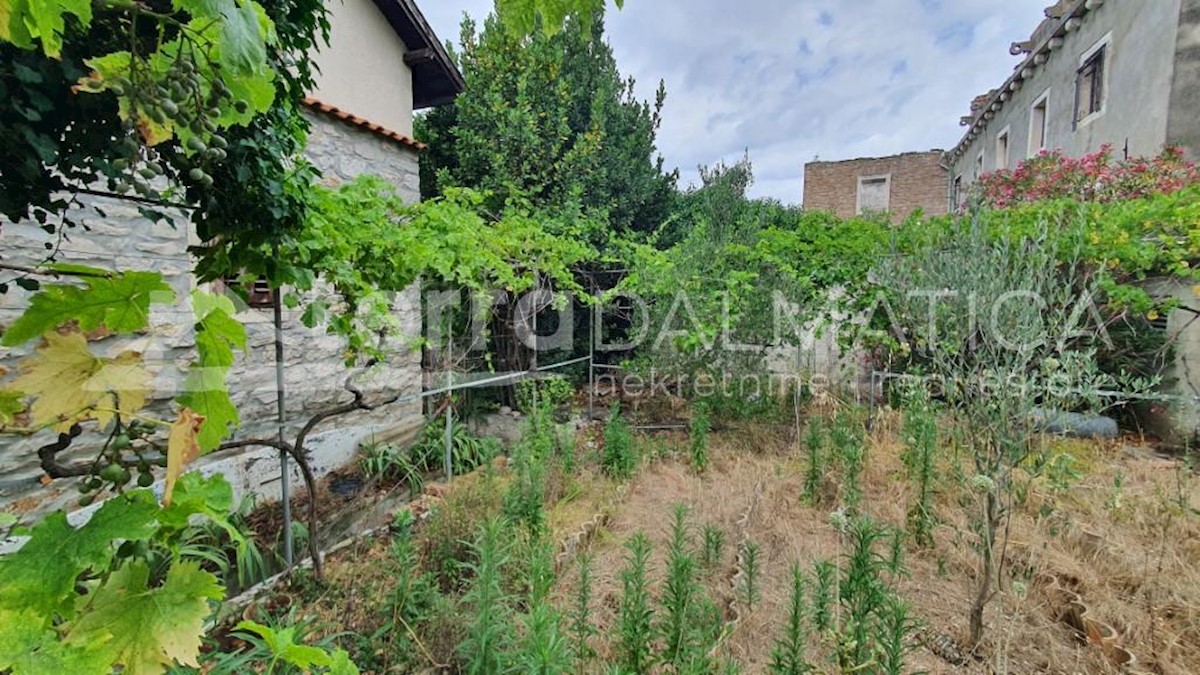 Casa In vendita - ŠIBENSKO-KNINSKA ŠIBENIK