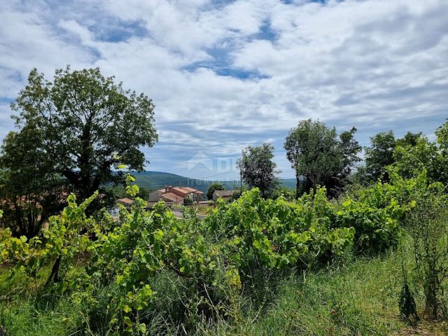 Land for sale 1176 m² – Labin