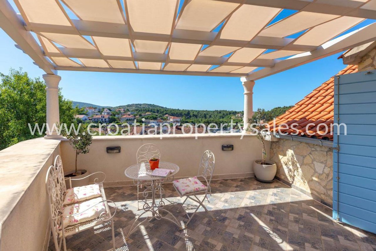 House For sale - SPLITSKO-DALMATINSKA BRAČ