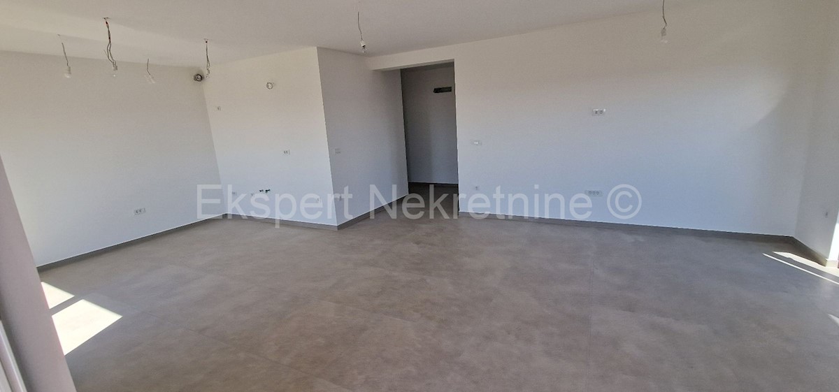 Appartement À vendre - ŠIBENSKO-KNINSKA ROGOZNICA