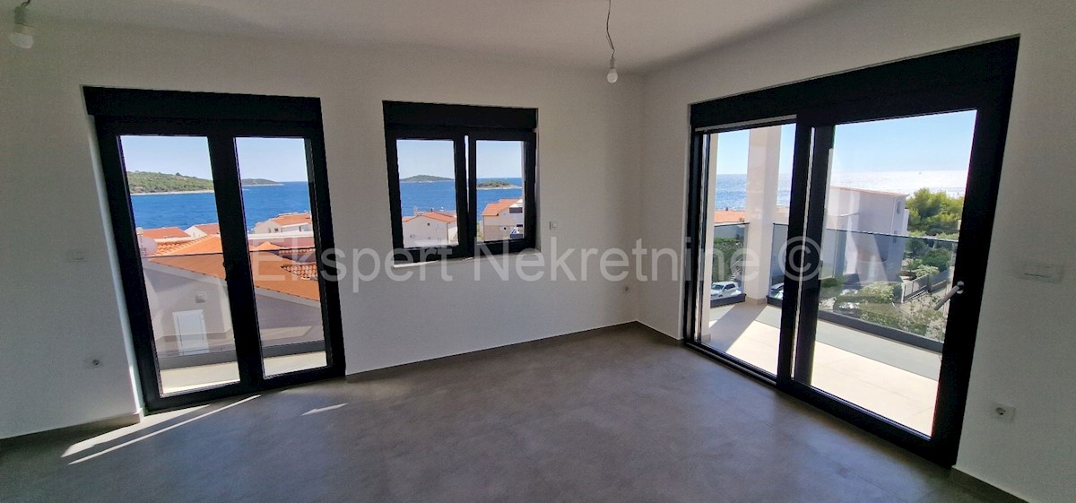 Appartement À vendre - ŠIBENSKO-KNINSKA ROGOZNICA