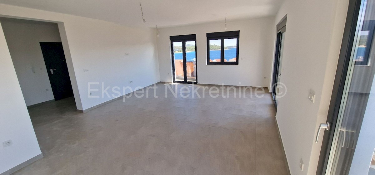 Appartement À vendre - ŠIBENSKO-KNINSKA ROGOZNICA