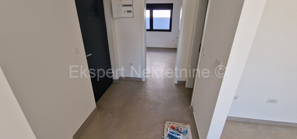 Apartma Na predaj - ŠIBENSKO-KNINSKA ROGOZNICA